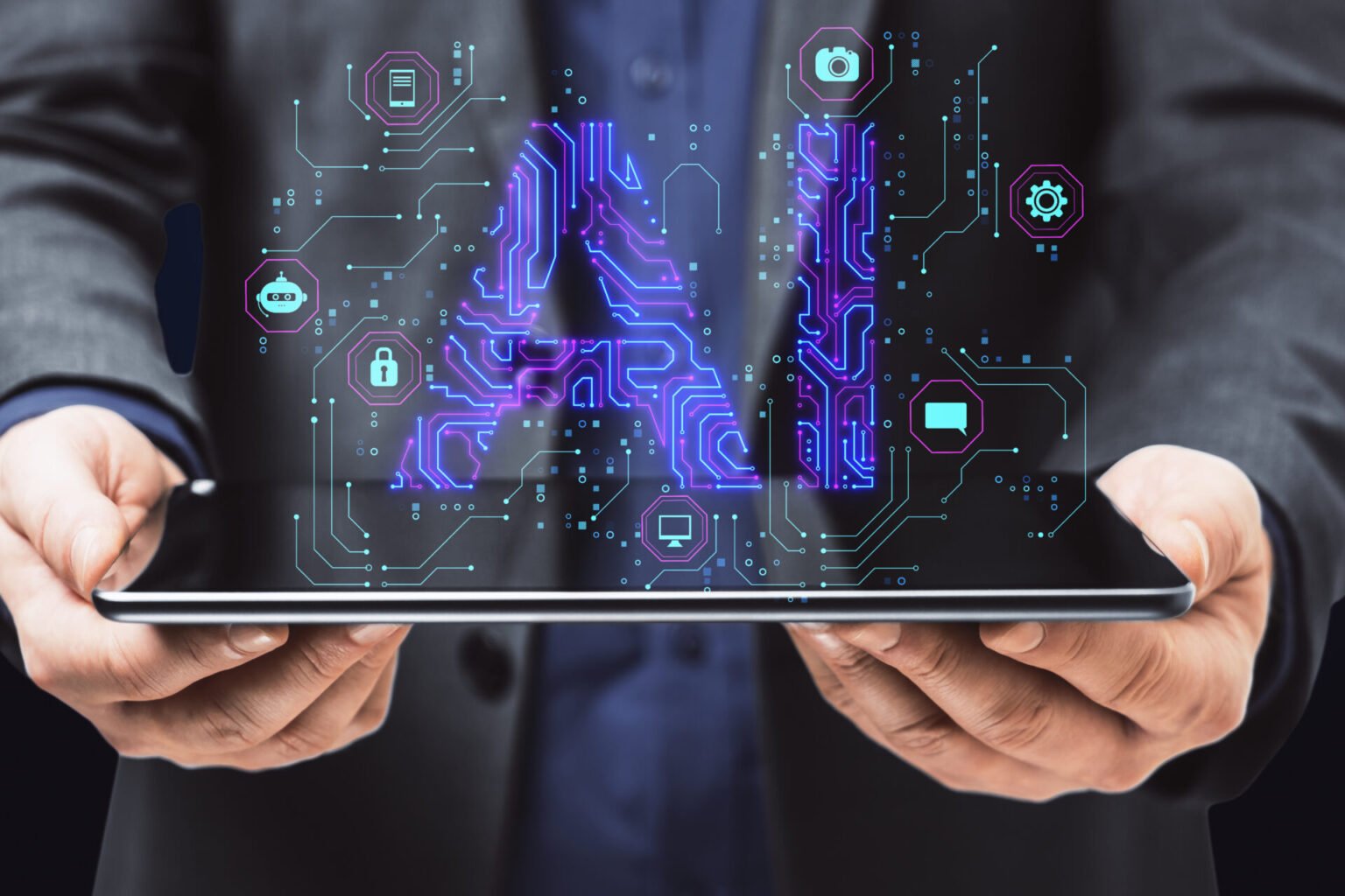 Errores comunes al automatizar procesos (y cómo evitarlos) 2 primer plano de un hombre de negocios con una tableta en la mano con un holograma de ia azul brillante en un fondo oscuro tecnologia de inteligencia artificial y concepto de innovacion