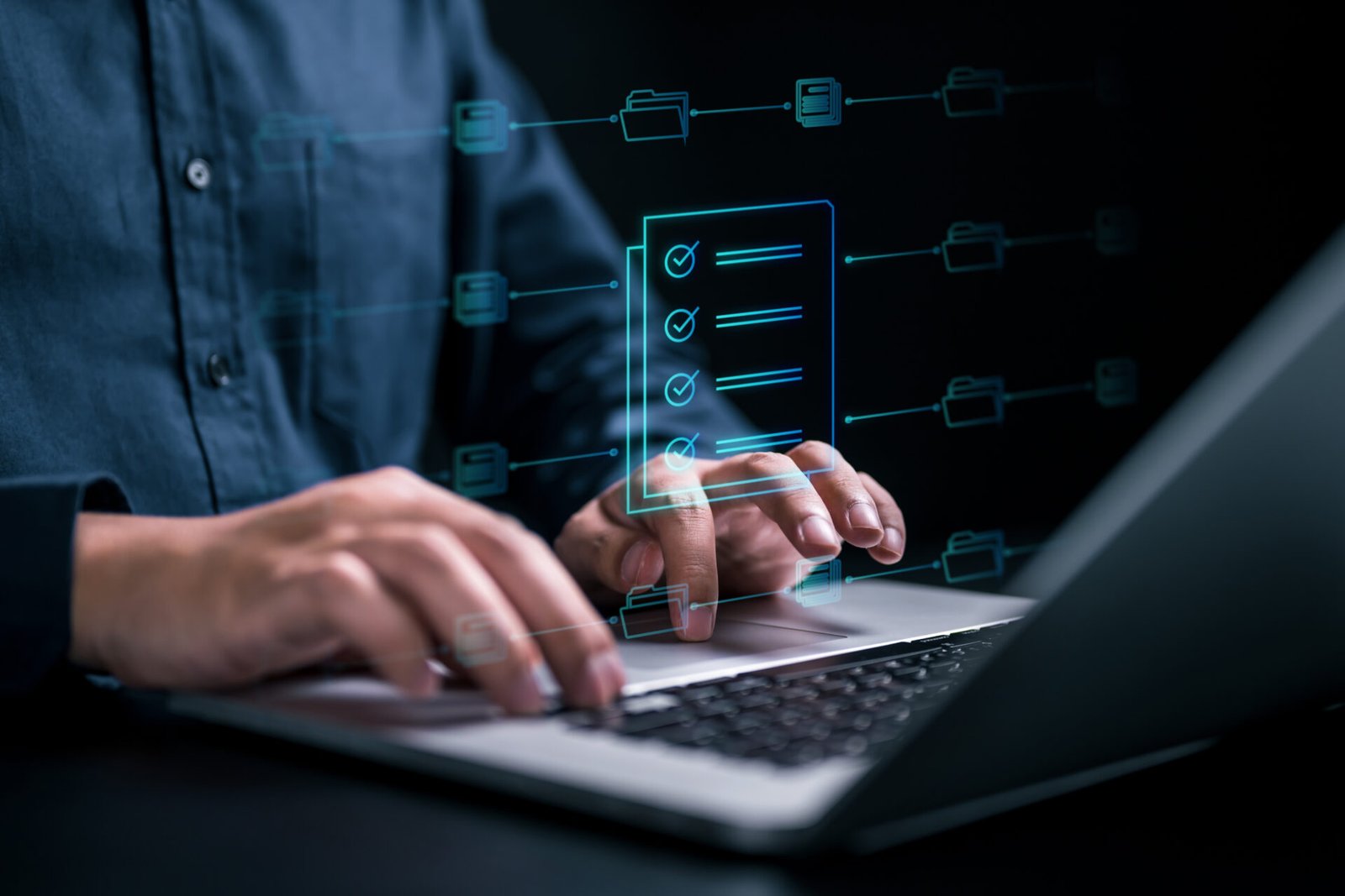 pantalla virtual con iconos de documentos comerciales